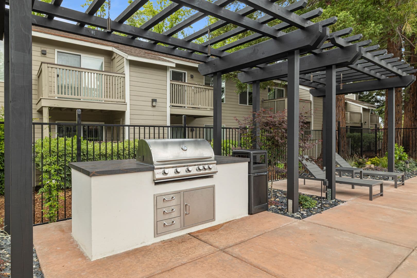 Rancho Cordova Apartment: 2330 Vehicle Dr