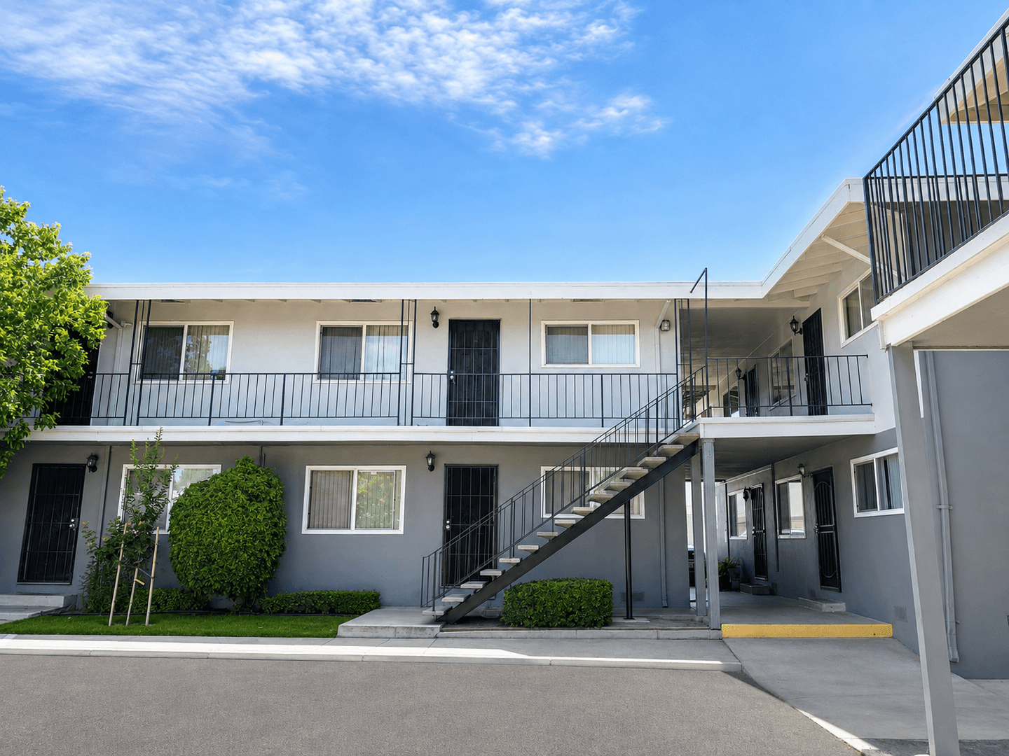 Sacramento Apartment: 5242 College Oaks Dr