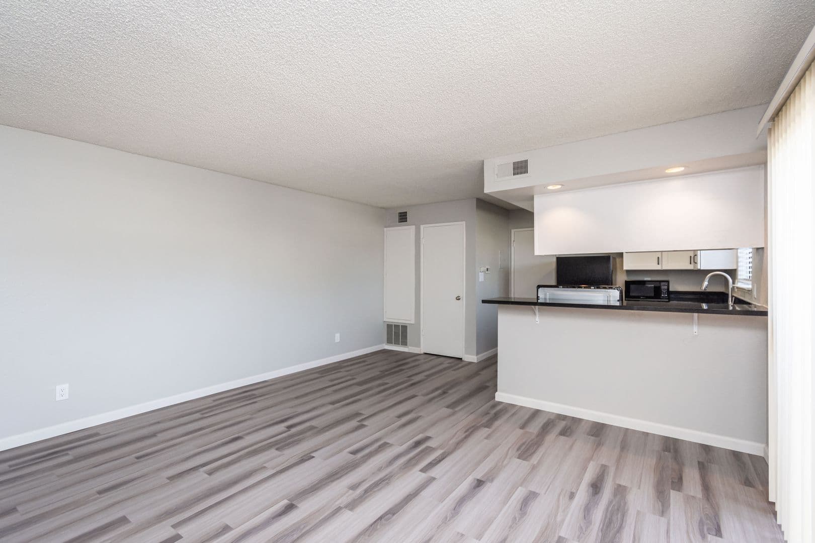 Citrus Heights Apartment: 7969 Pebble Beach Dr