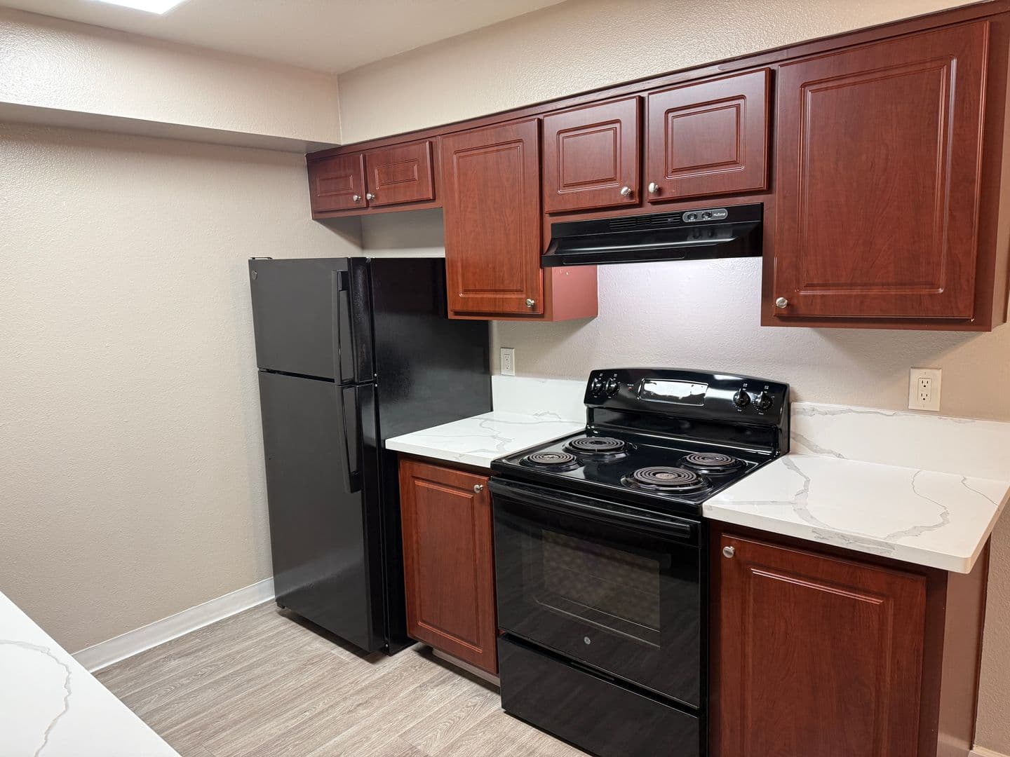Carmichael Apartment: 5420 El Camino Ave