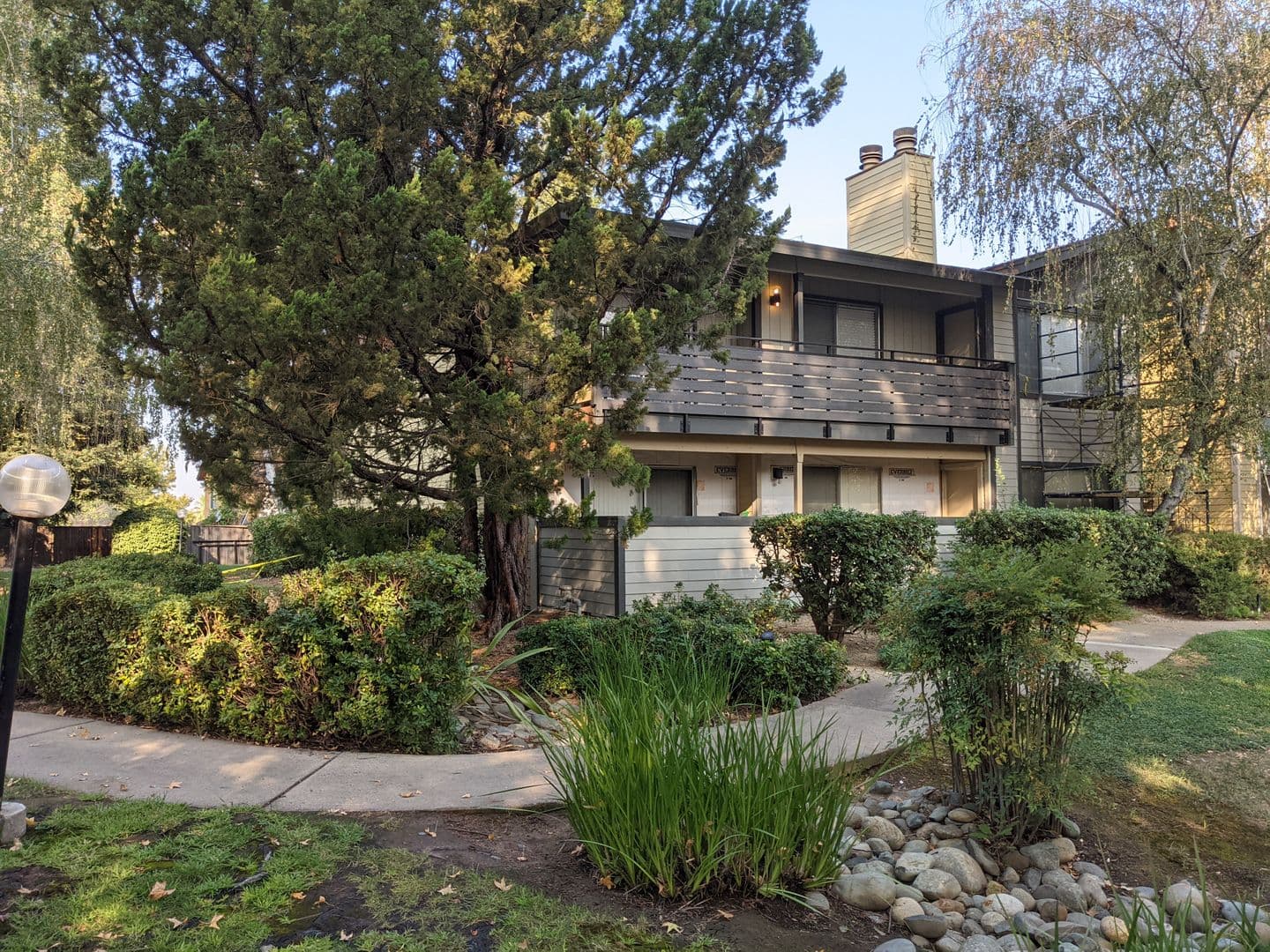 Roseville Apartment: 425 Cirby Way