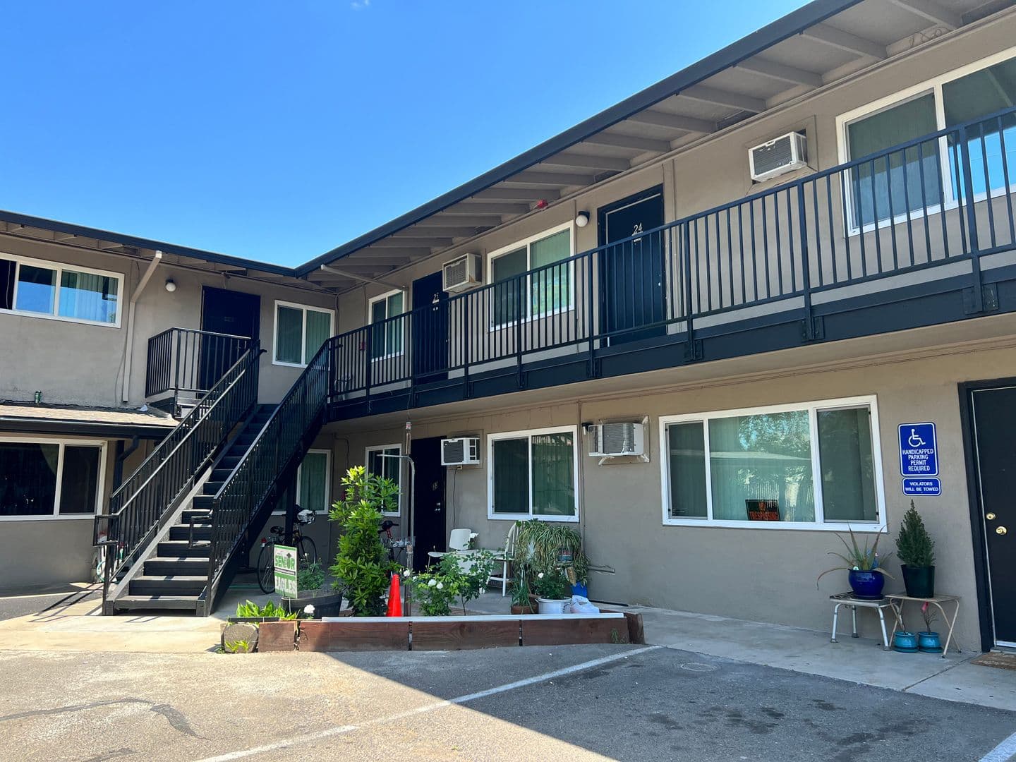 Sacramento Apartment: 1588 Morse Ave