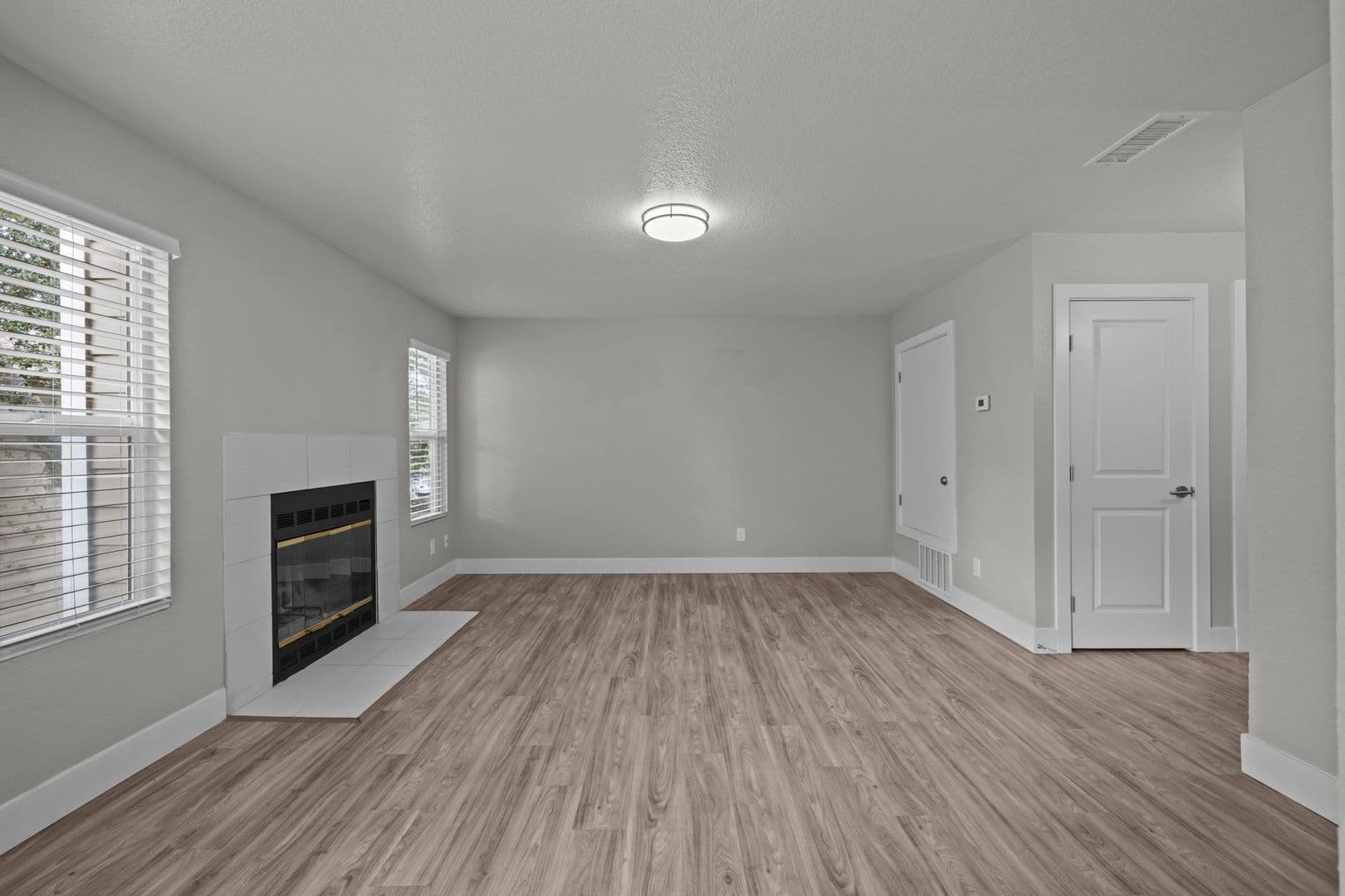 Rancho Cordova Apartment: 2330 Vehicle Dr