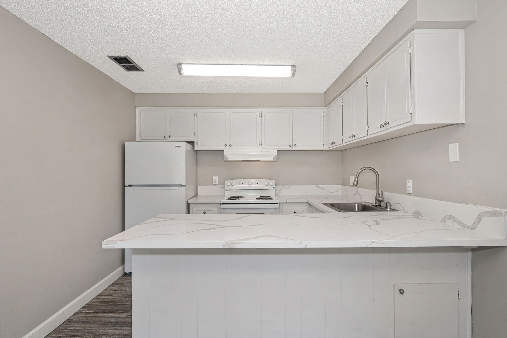 Chico Apartment: 476 E Lassen Ave