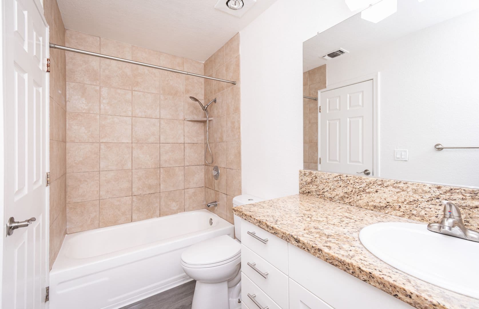 Rancho Cordova Apartment: 2707 La Verta Court