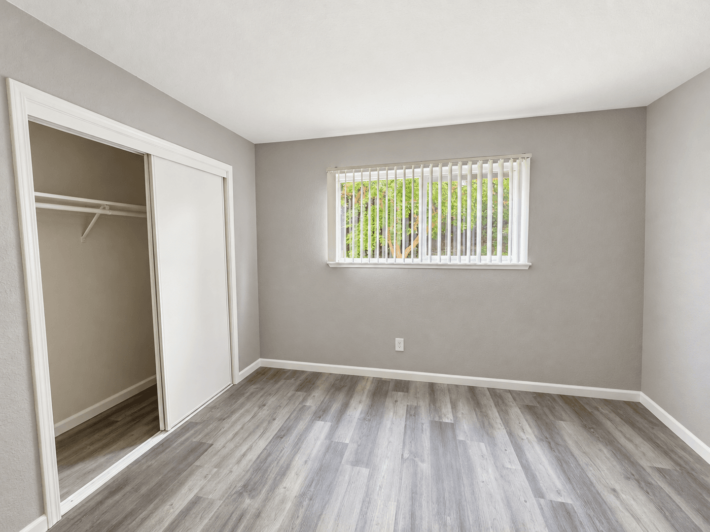 Sacramento Apartment: 2512 Edison Ave