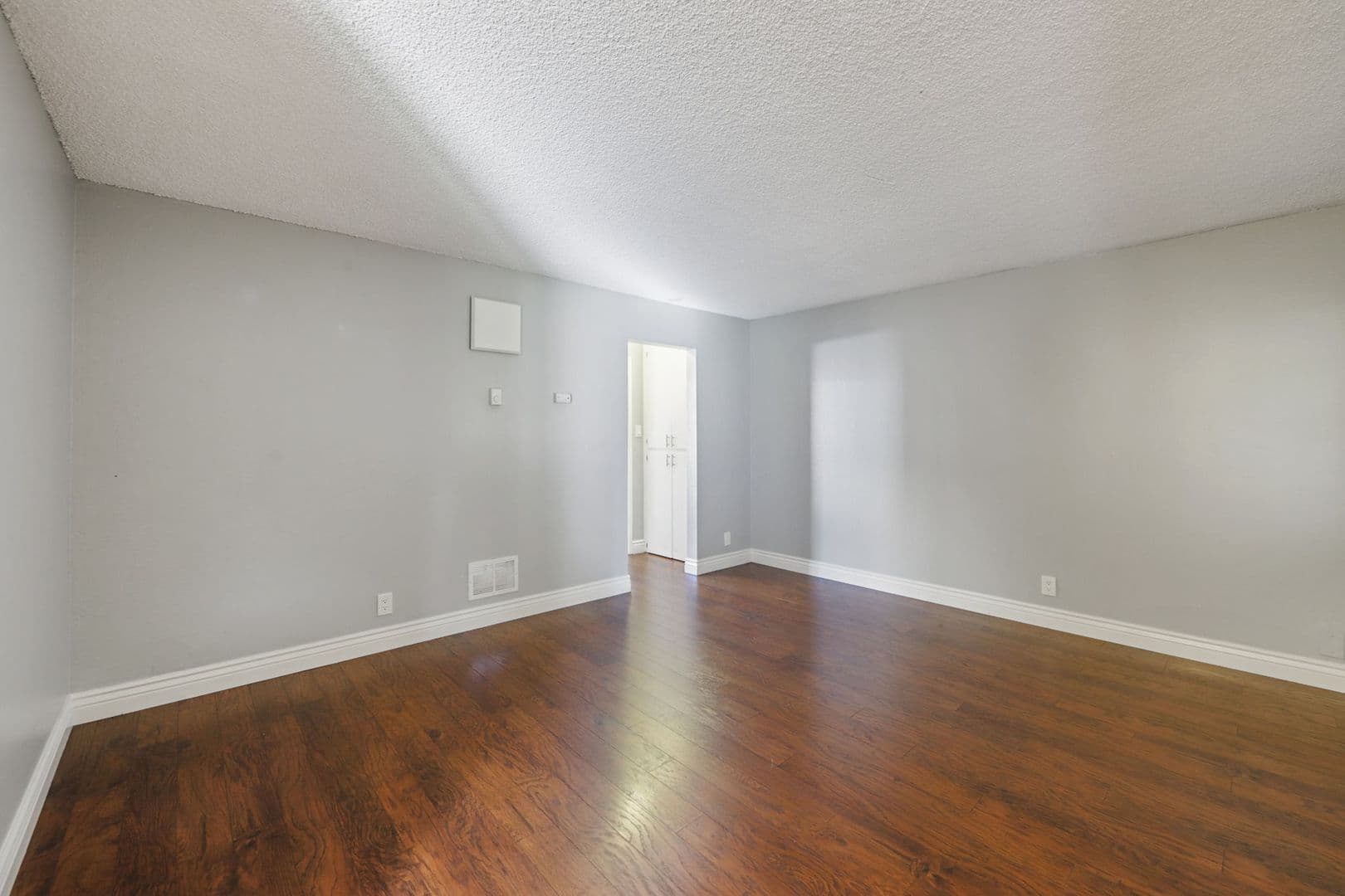 San Leandro Apartment: 13495 Bancroft Ave
