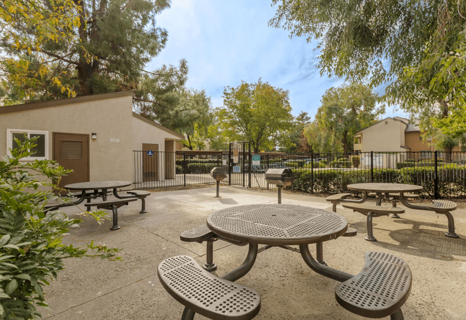 Sacramento Apartment: 7826 Center Parkway