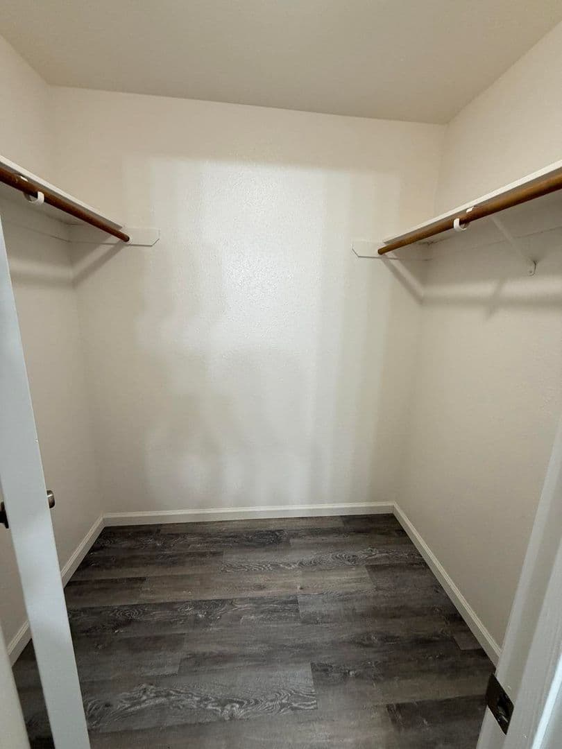 Carmichael Apartment: 5420 El Camino Ave