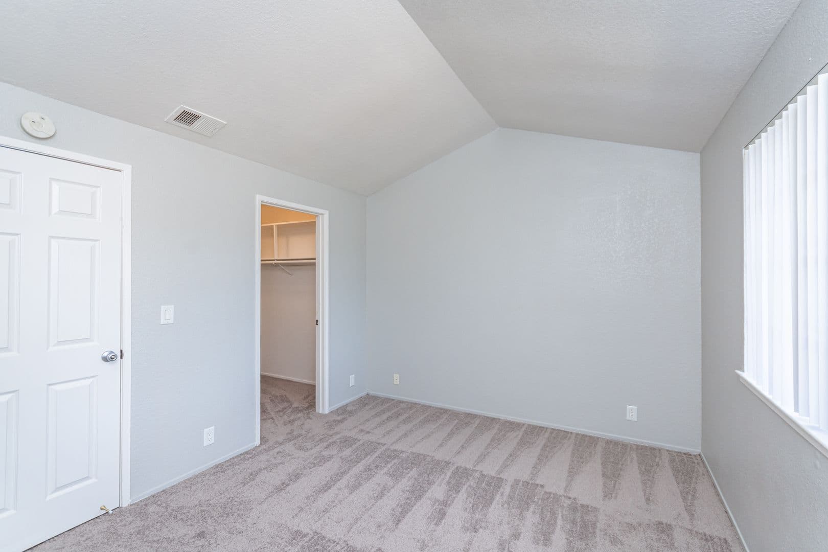 Sacramento Apartment: 4930 College Oak Dr