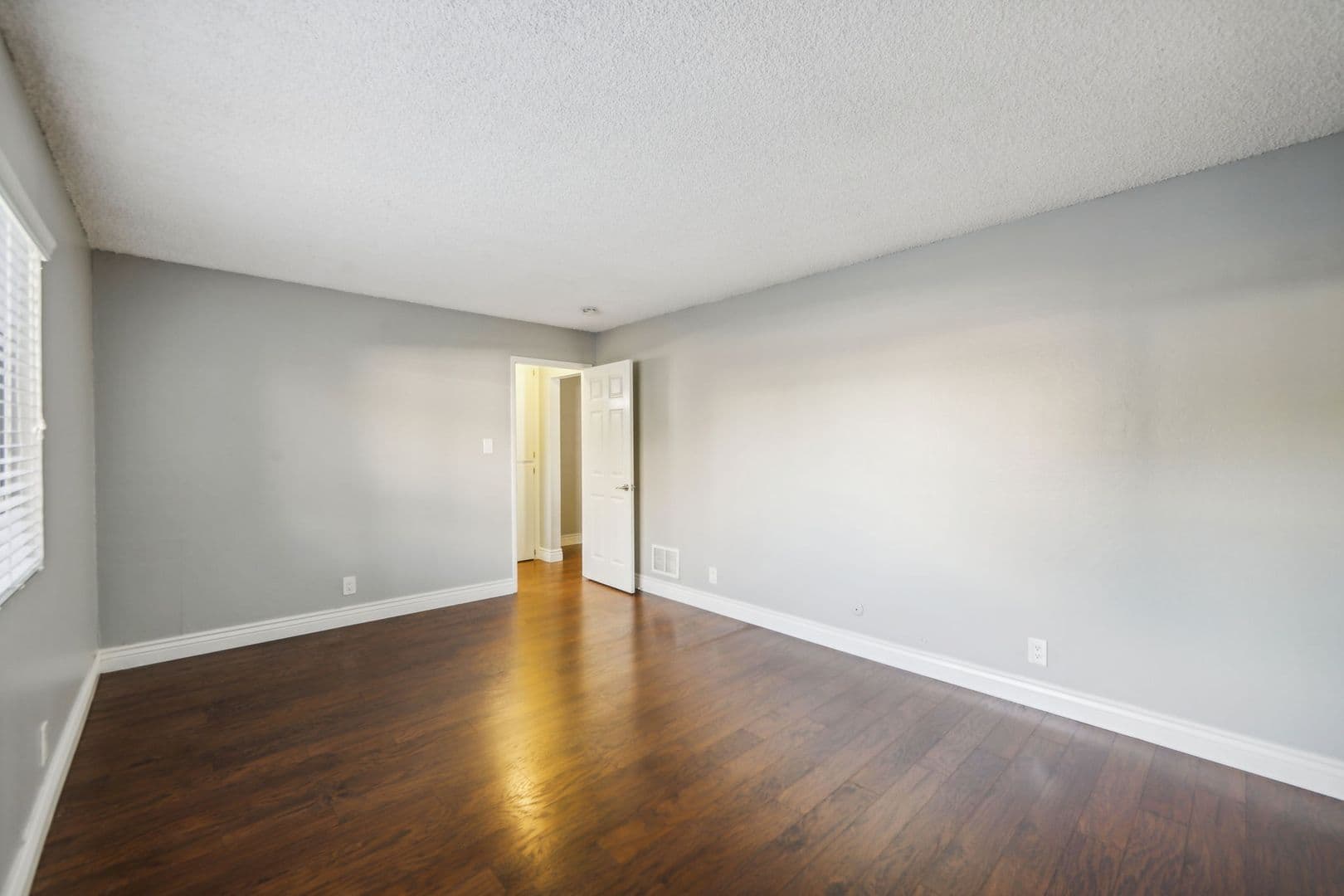 San Leandro Apartment: 13495 Bancroft Ave