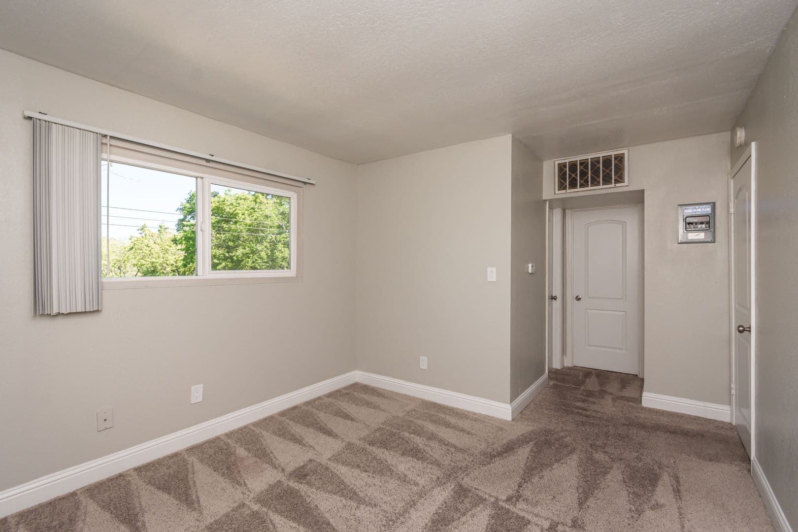 Carmichael Apartment: 5801 Winding Way