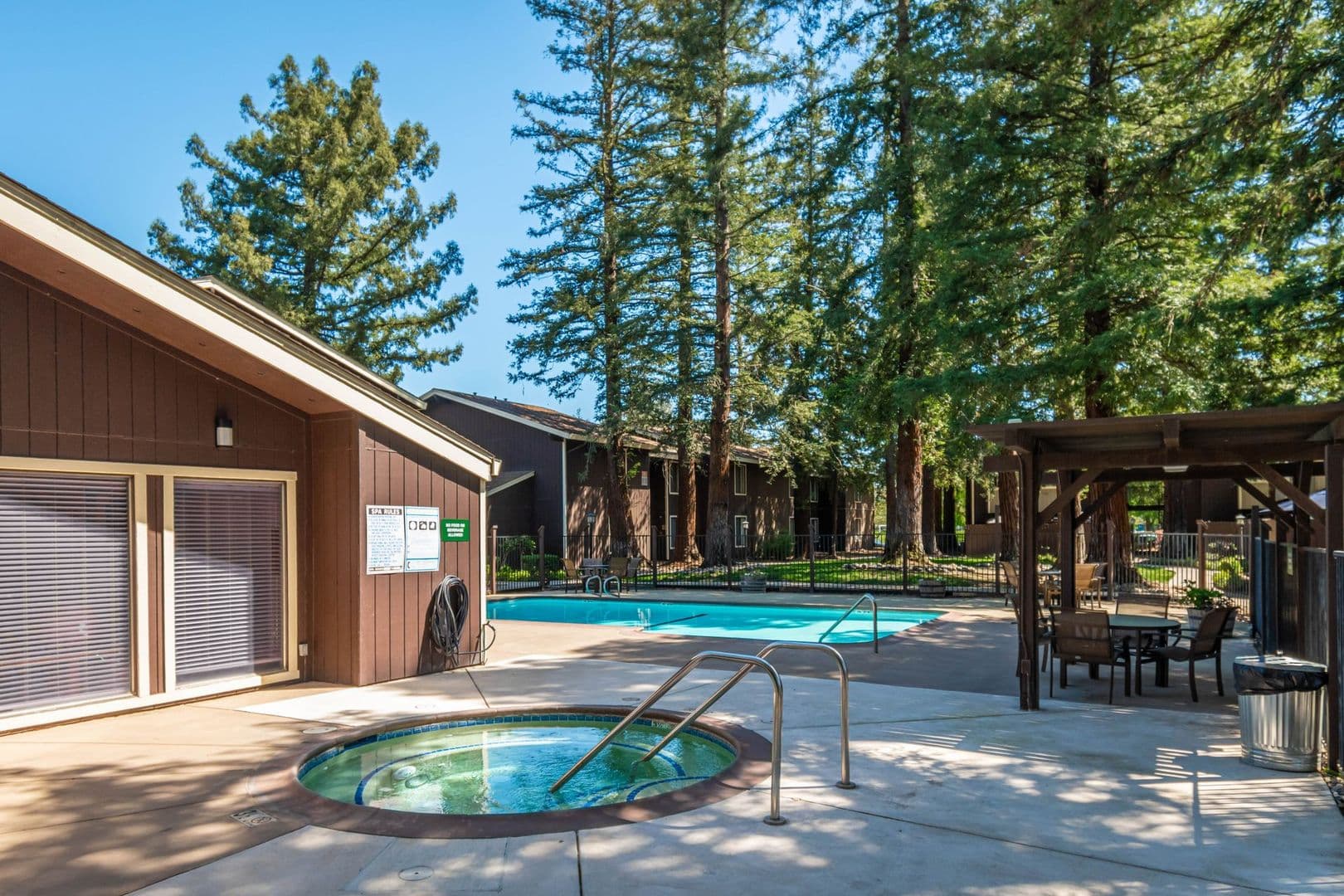 Sacramento Apartment: 1000 Fulton Avenue