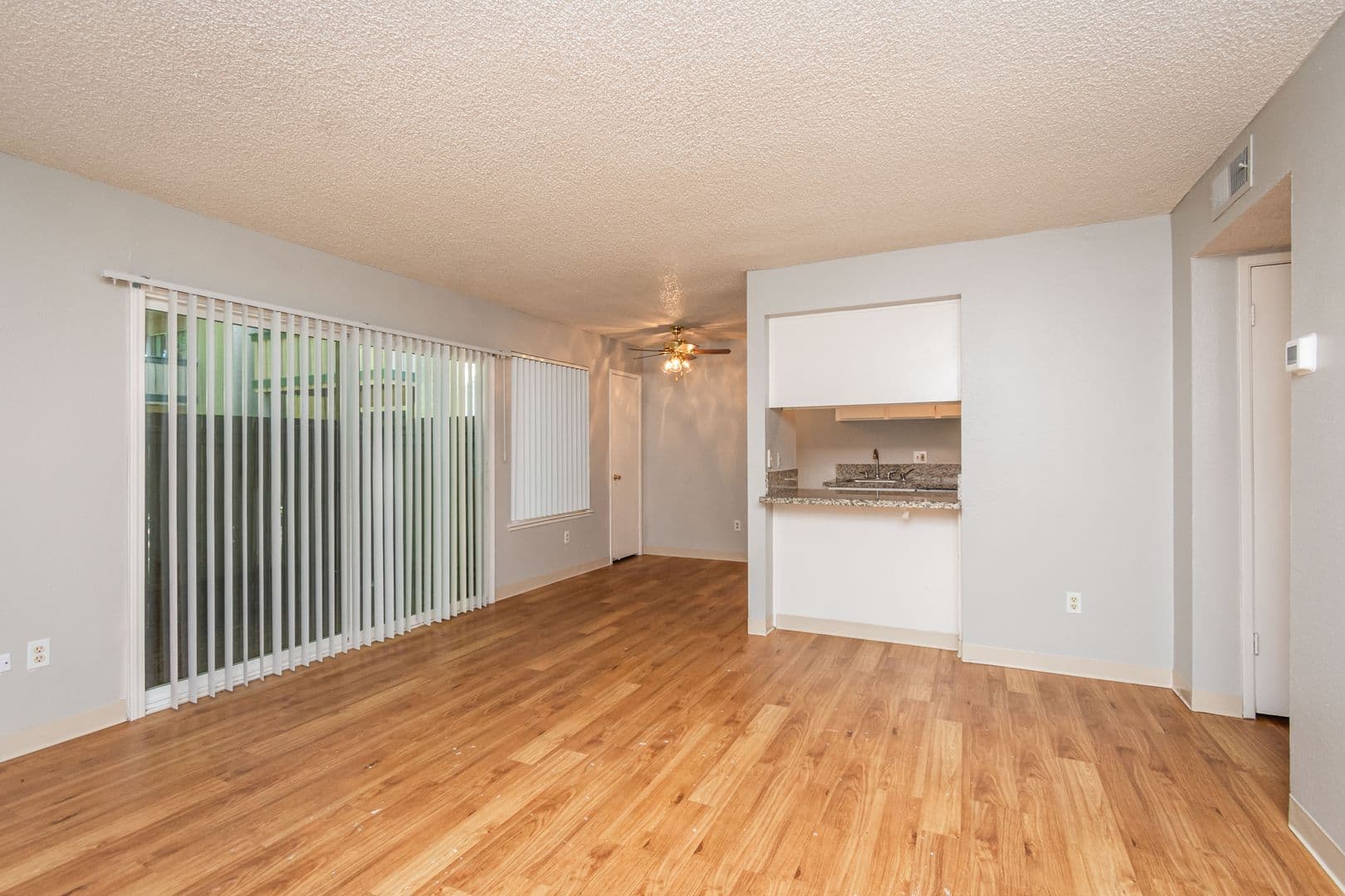 Rancho Cordova Apartment: 2850 La Loma Drive