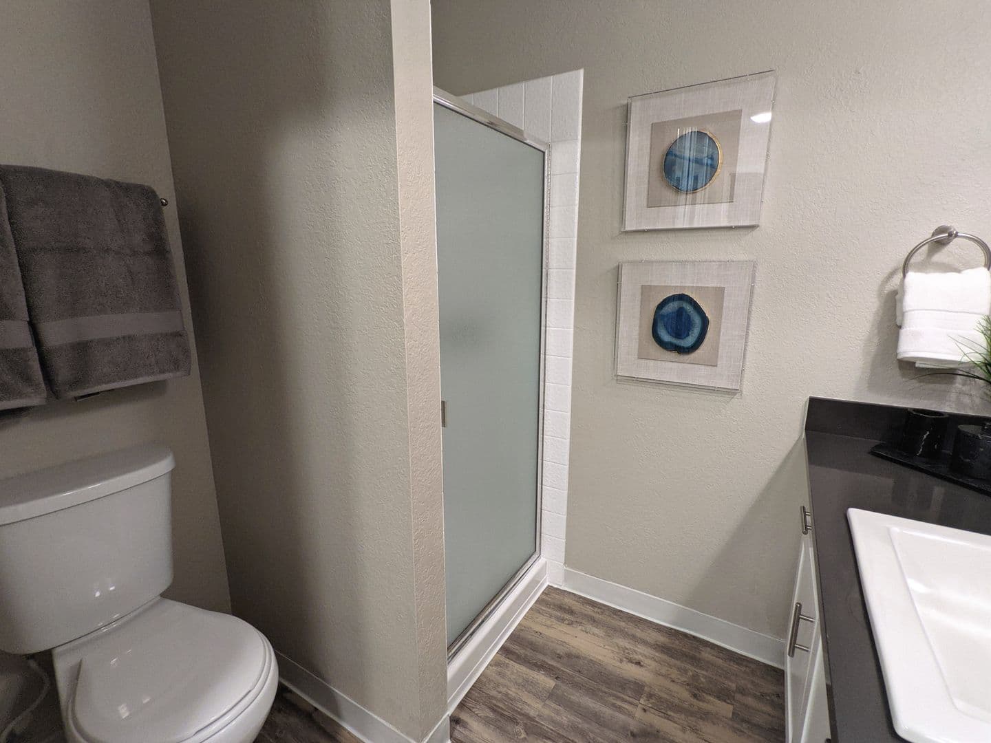Roseville Apartment: 425 Cirby Way