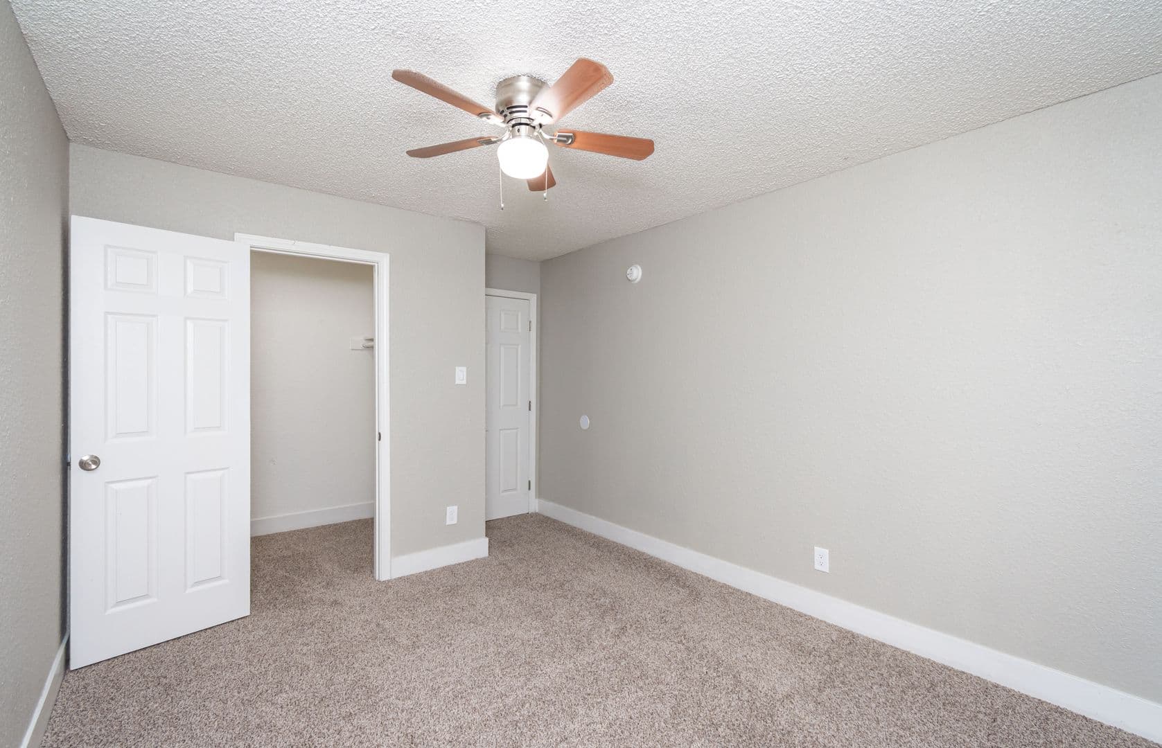 Sacramento Apartment: 1580 Morse Avenue