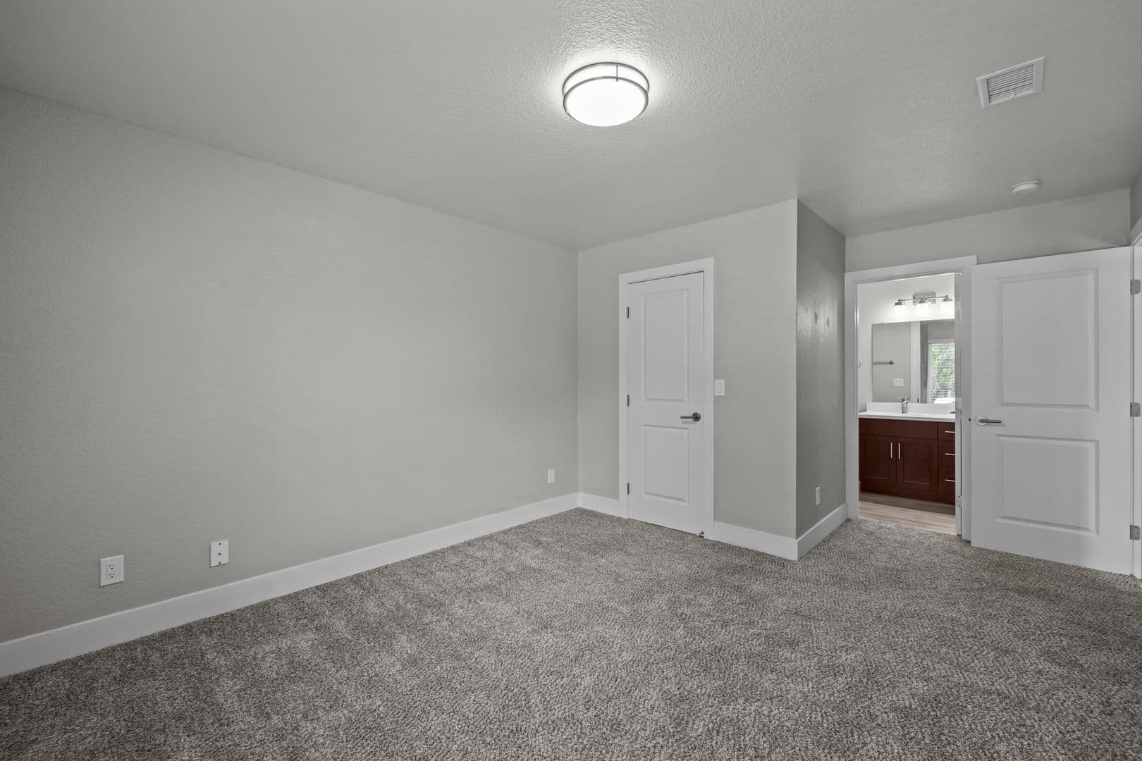 Rancho Cordova Apartment: 2330 Vehicle Dr