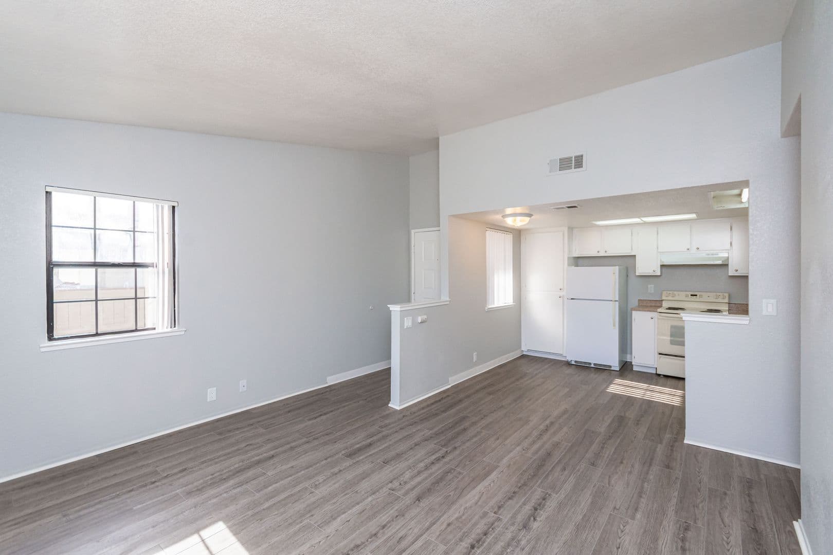 Sacramento Apartment: 4930 College Oak Dr