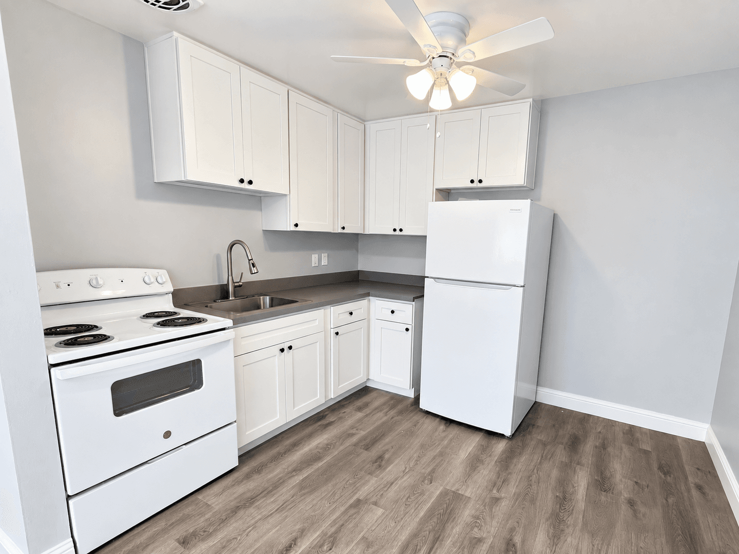 Carmichael Apartment: 5914 Stanley Ave