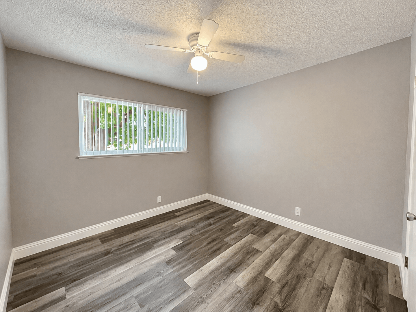 Sacramento Apartment: 5242 College Oaks Dr