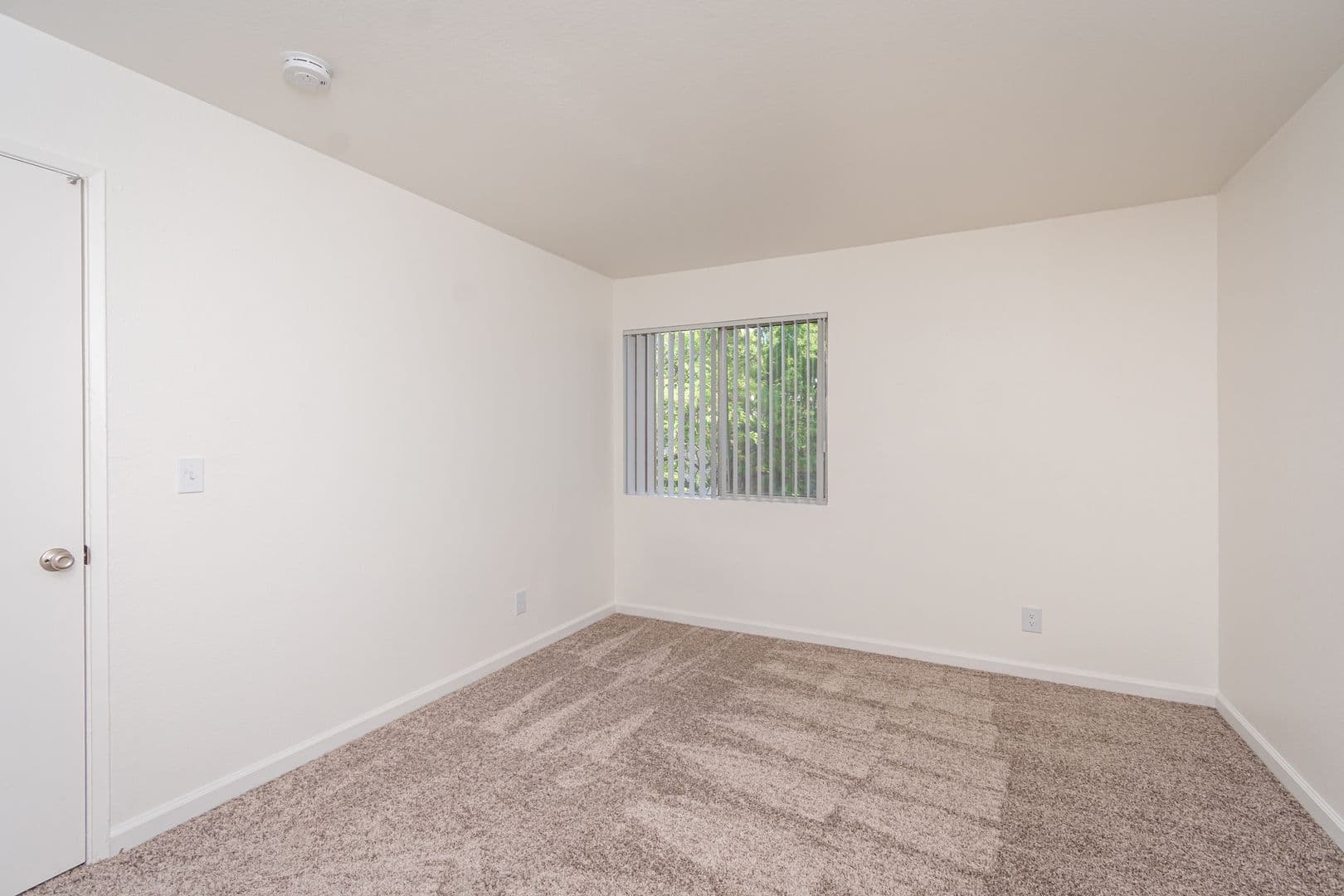 Sacramento Apartment: 7826 Center Parkway