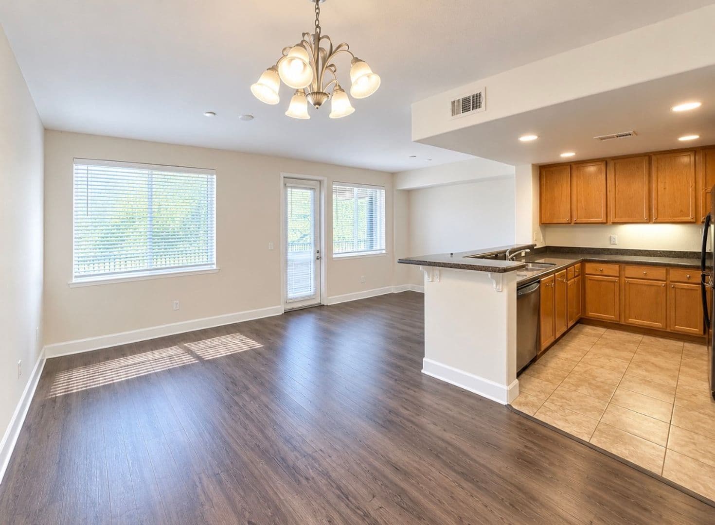 Roseville Apartment: 1501 Secret Ravine Pkwy