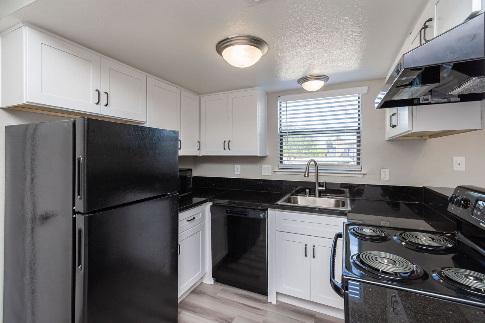 Citrus Heights Apartment: 7969 Pebble Beach Dr