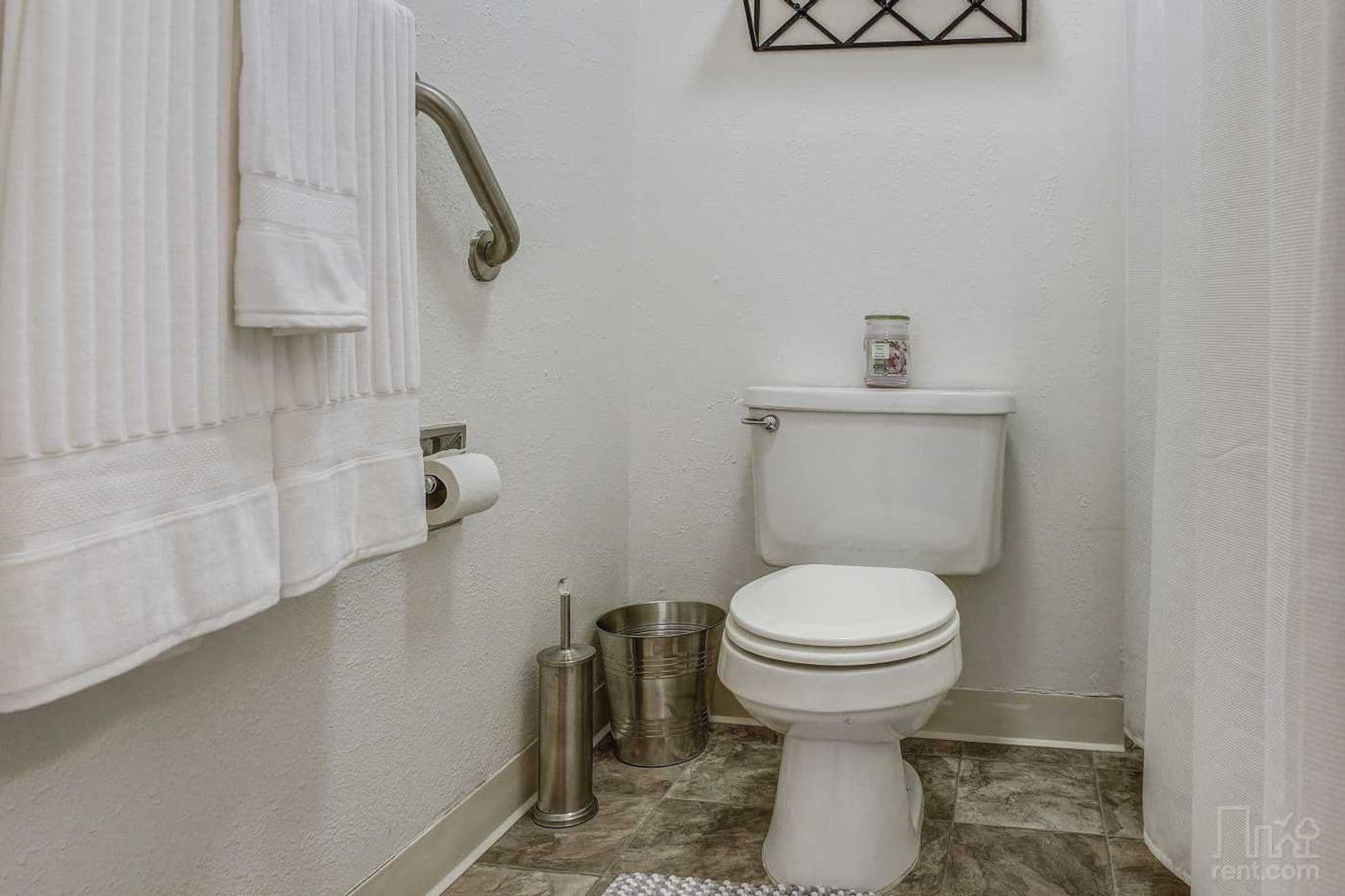 Sacramento Apartment: 5300 Hackberry Ln