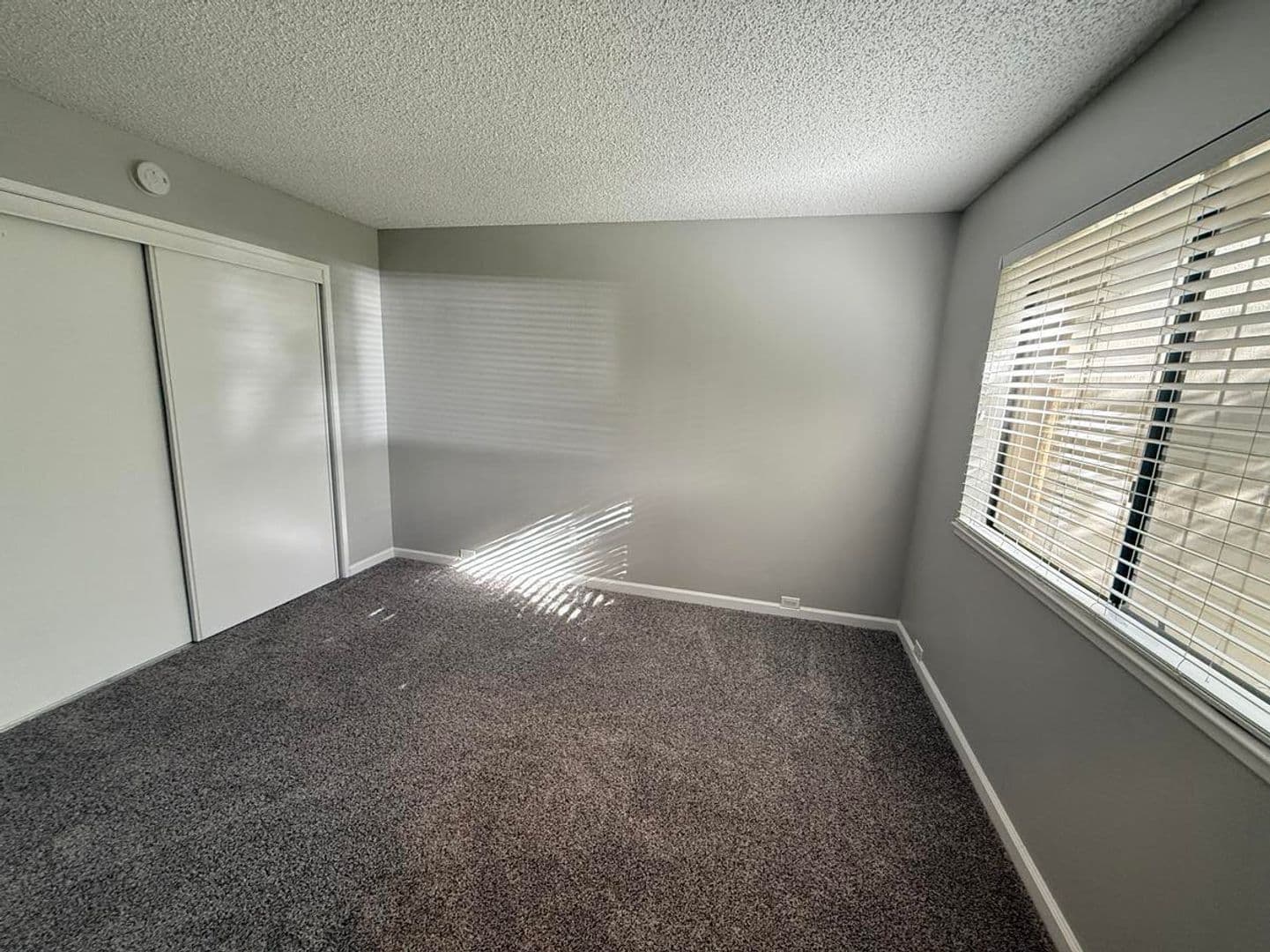 Carmichael Apartment: 5420 El Camino Ave