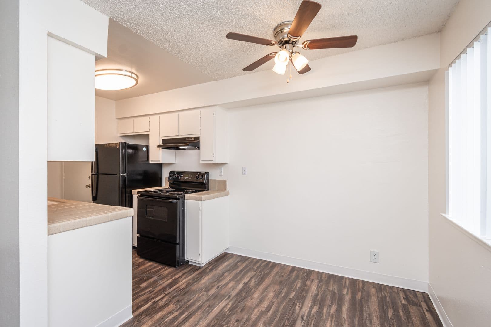 Sacramento Apartment: 2929 Edison Ave