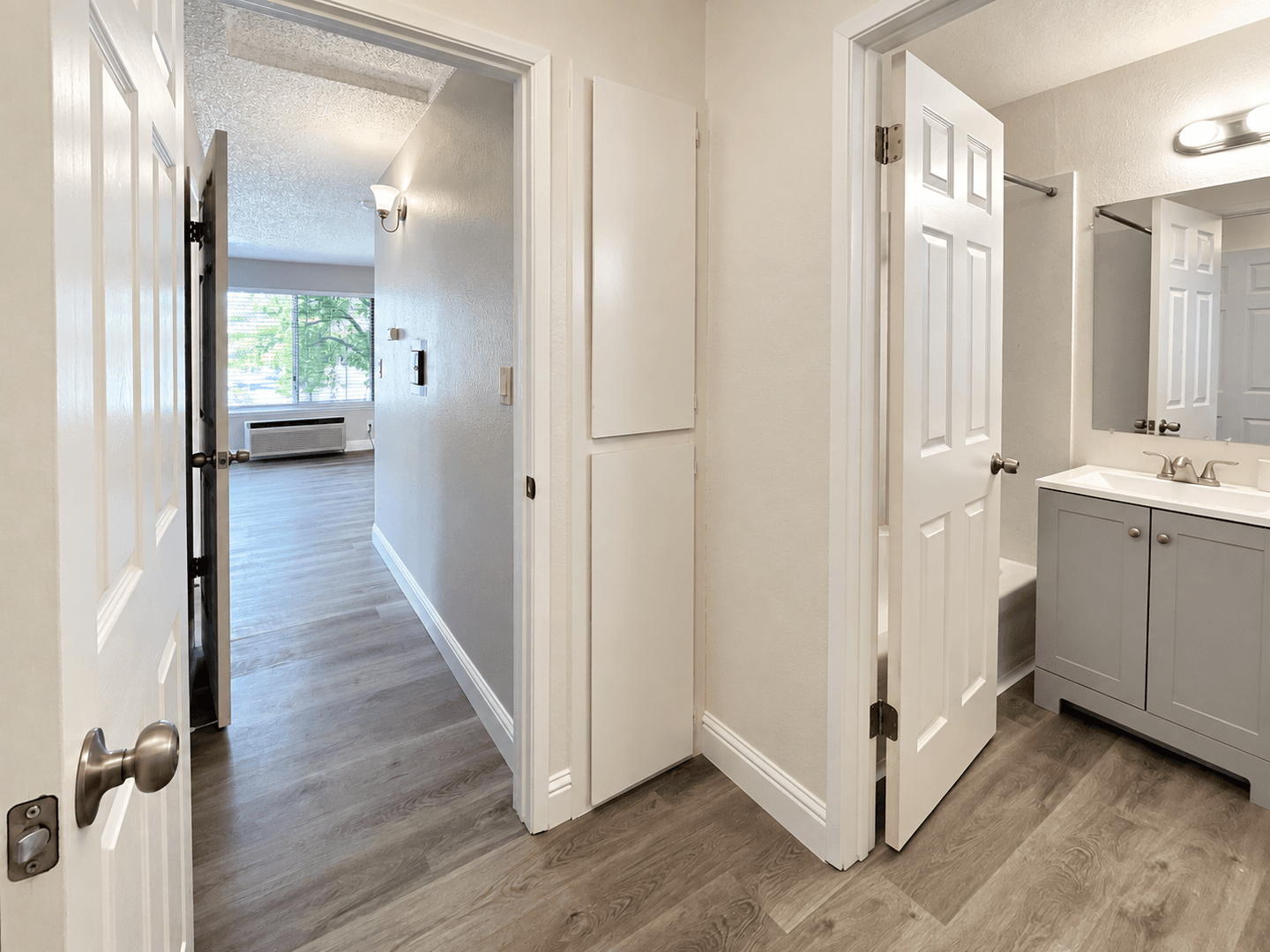 Sacramento Apartment: 1930 Wright Street