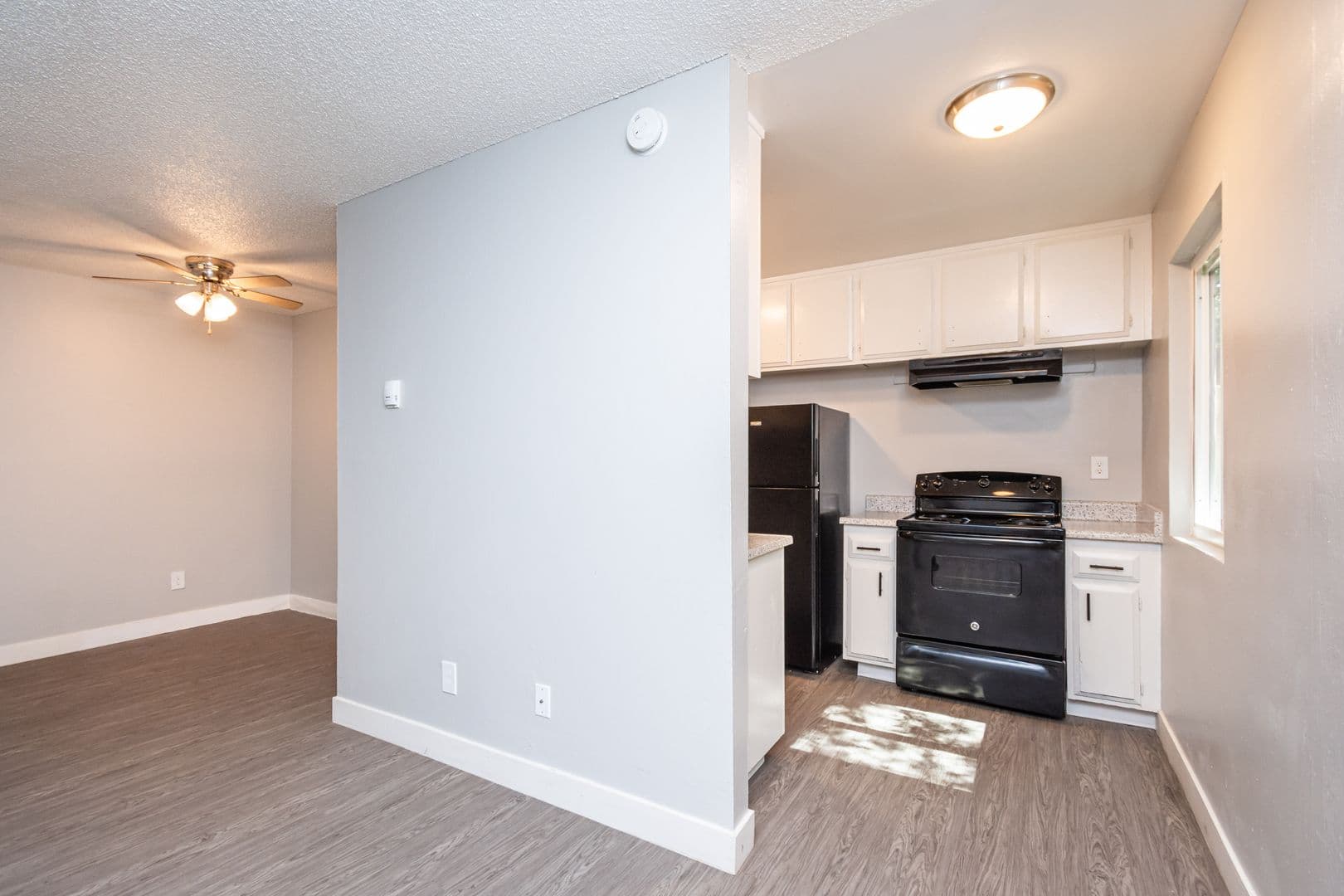 Sacramento Apartment: 2807 Elvyra Way