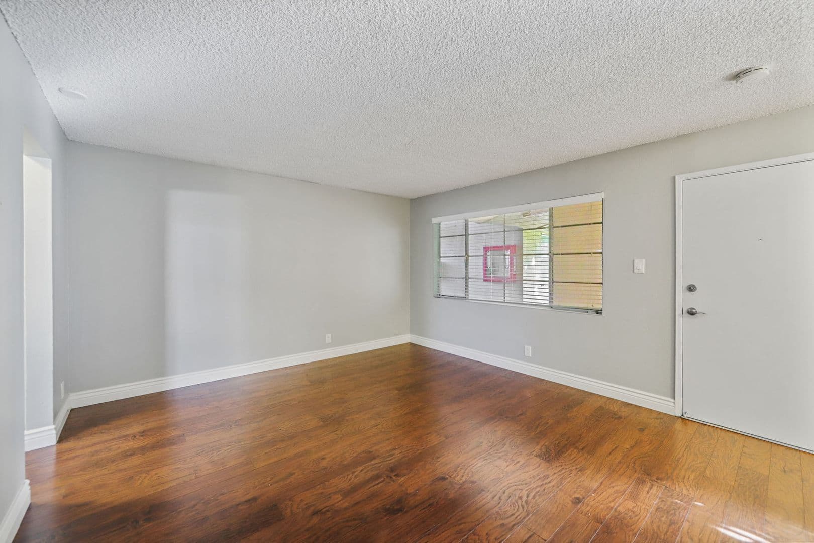 San Leandro Apartment: 13495 Bancroft Ave