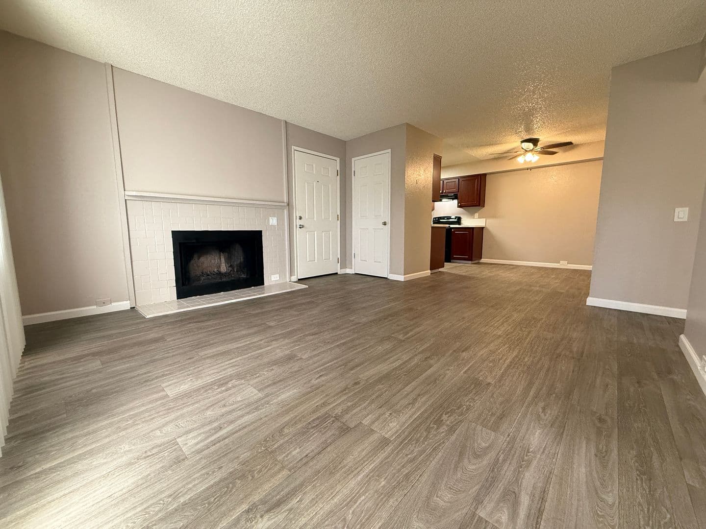 Carmichael Apartment: 5420 El Camino Ave