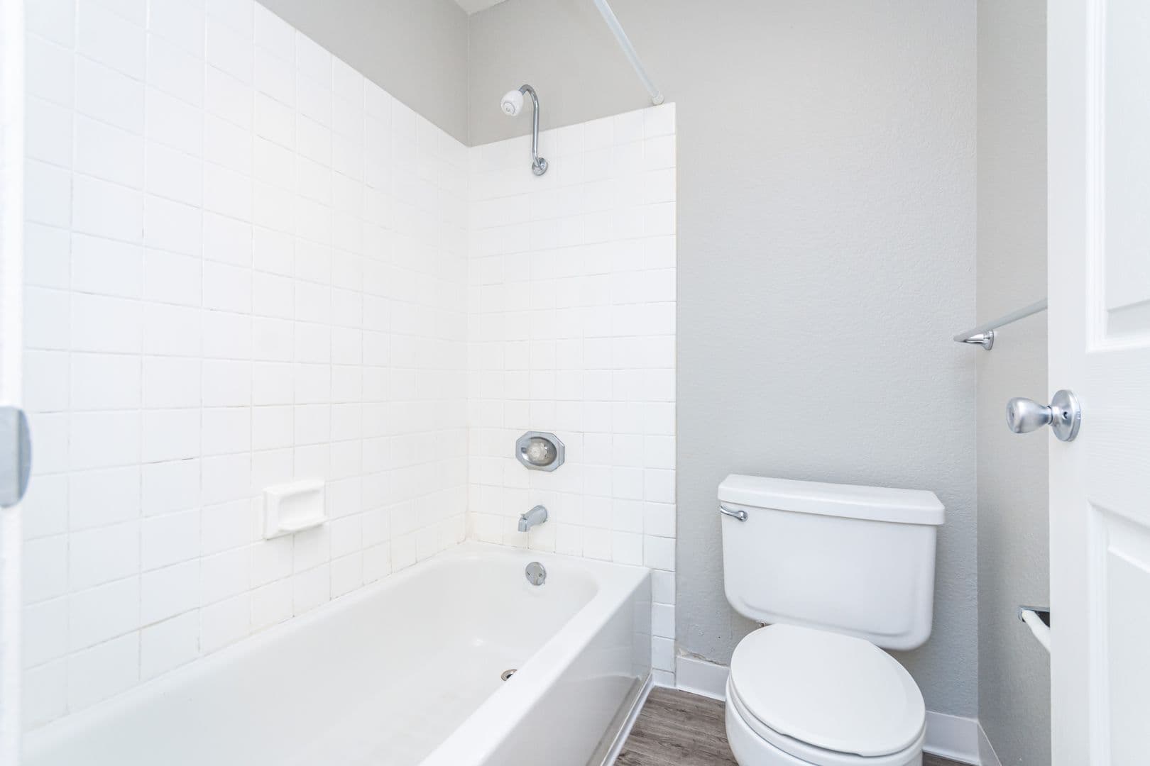 Sacramento Apartment: 4930 College Oak Dr