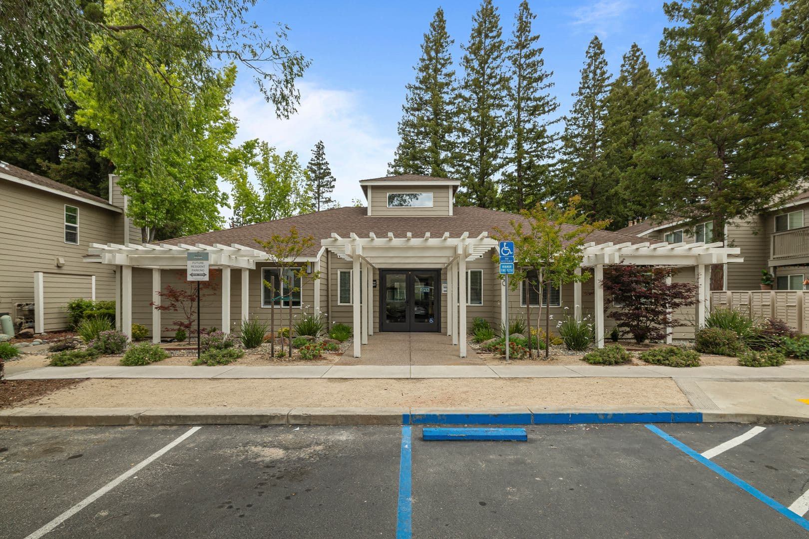 Rancho Cordova Apartment: 2330 Vehicle Dr