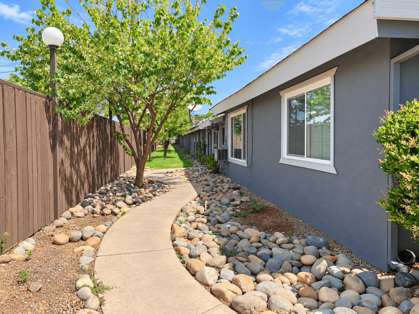 Carmichael Apartment: 5914 Stanley Ave