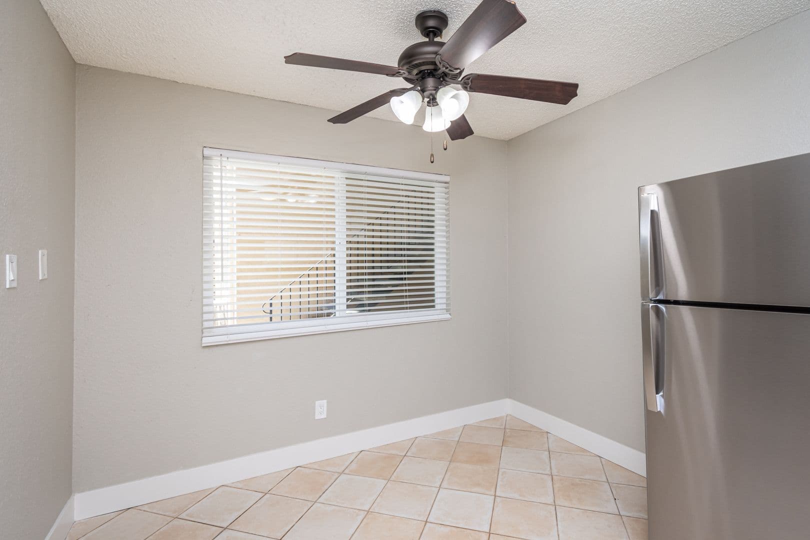Sacramento Apartment: 1580 Morse Avenue
