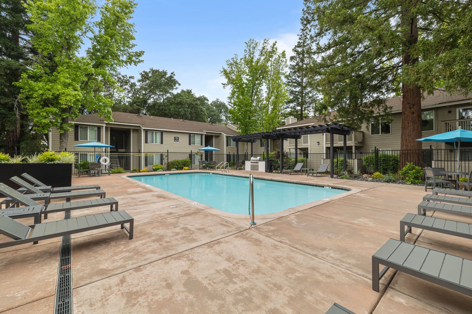 Rancho Cordova Apartment: 2330 Vehicle Dr