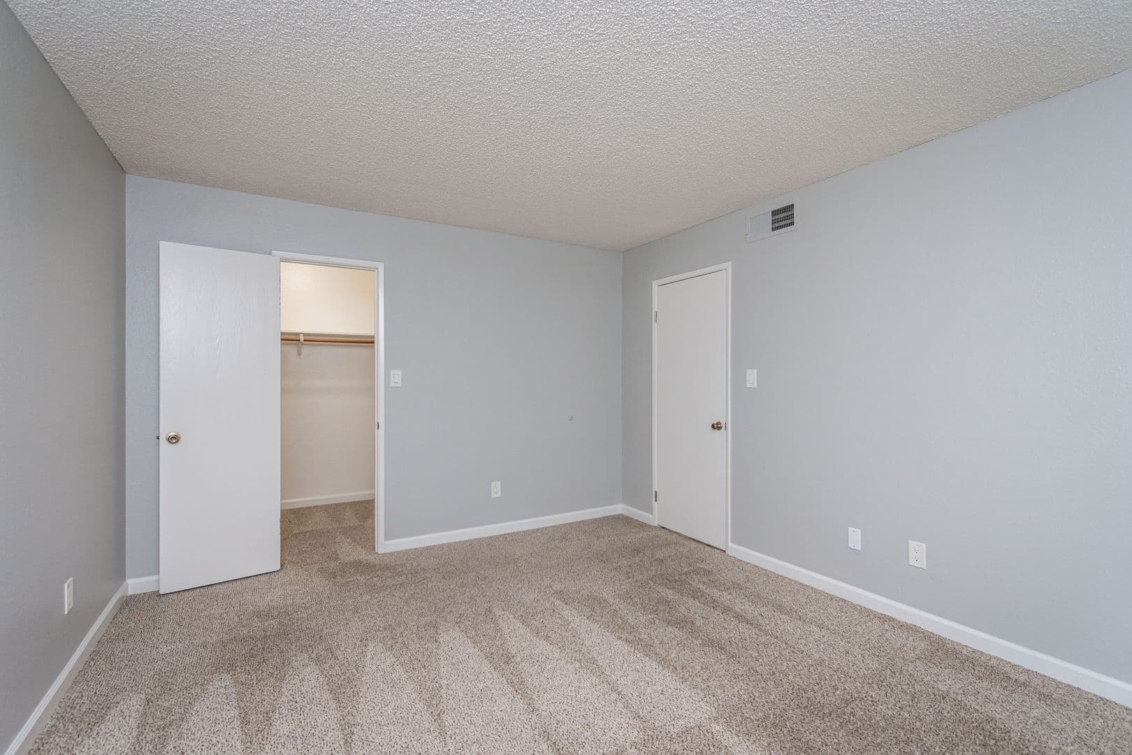 Sacramento Apartment: 1000 Fulton Avenue