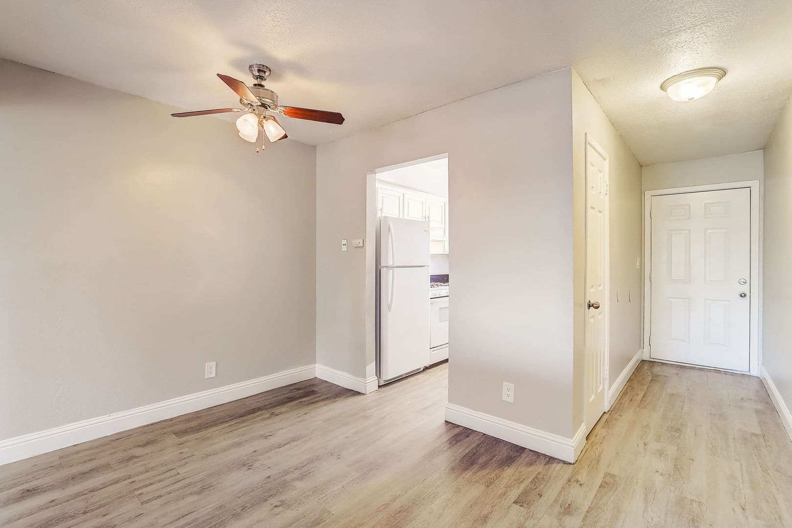 Sacramento Apartment: 3821 Marconi Ave
