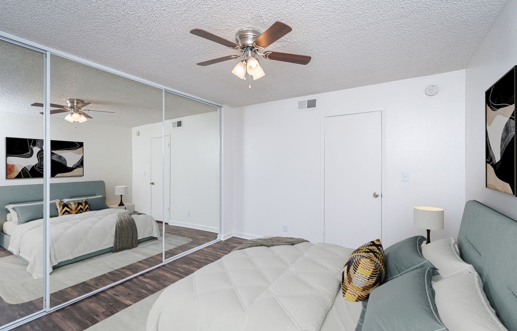 Sacramento Apartment: 2929 Edison Ave