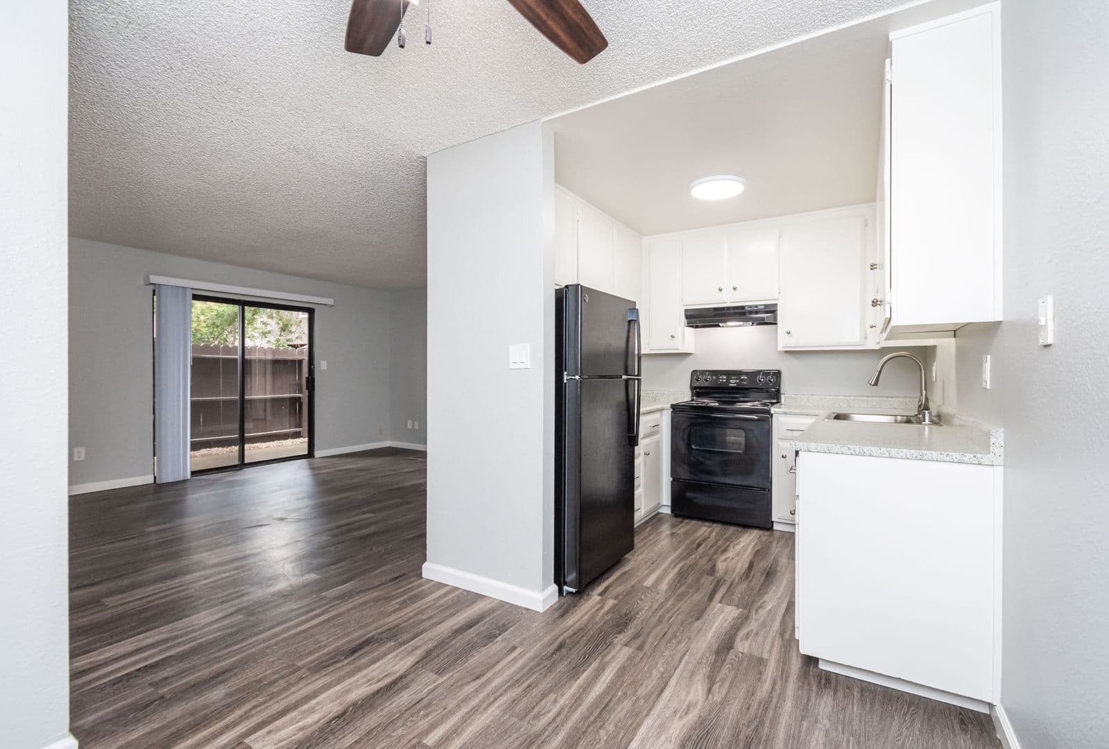 Sacramento Apartment: 1000 Fulton Avenue