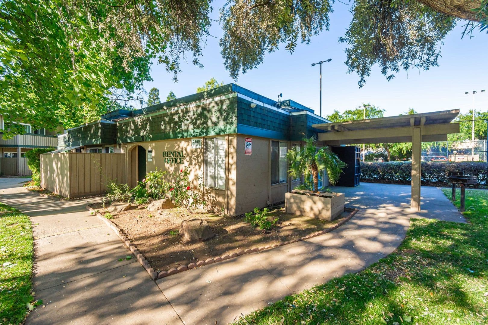 Rancho Cordova Apartment: 2850 La Loma Drive