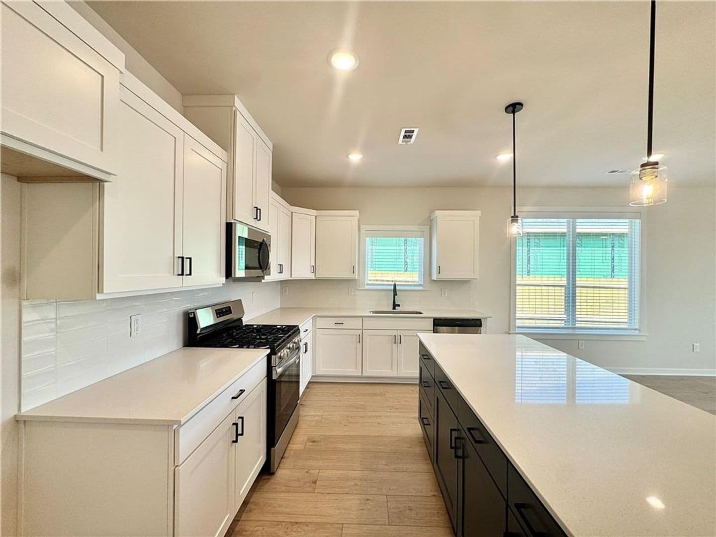 Bentonville House: 5909 SW Messenger Ave