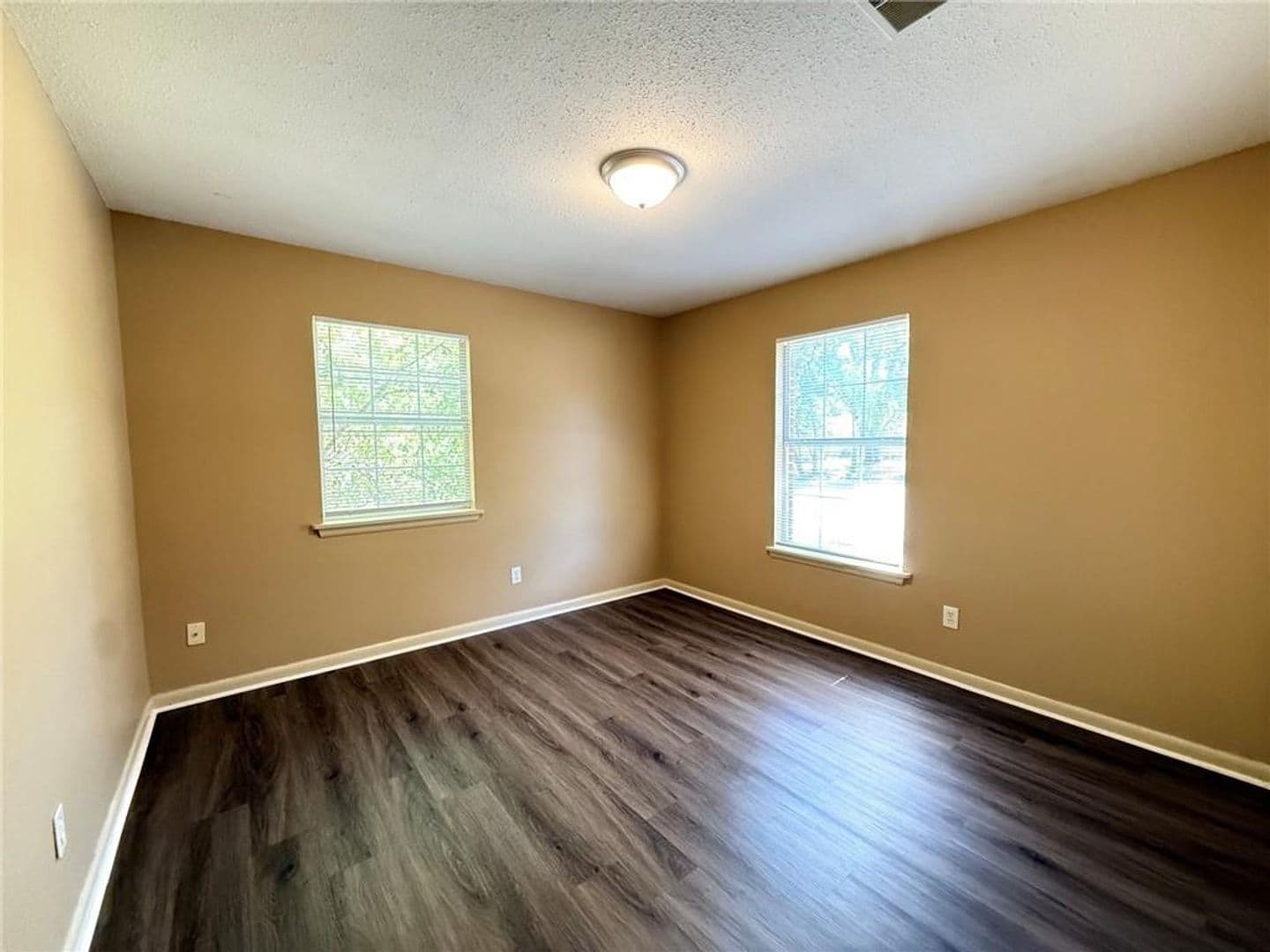 Springdale House: 2208 Sycamore