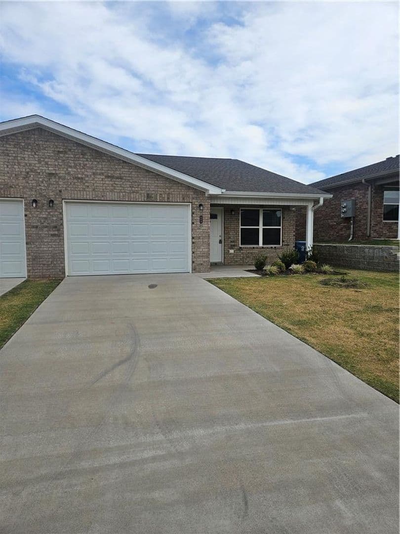 Bentonville Multiplex: Mason Valley Townhomes