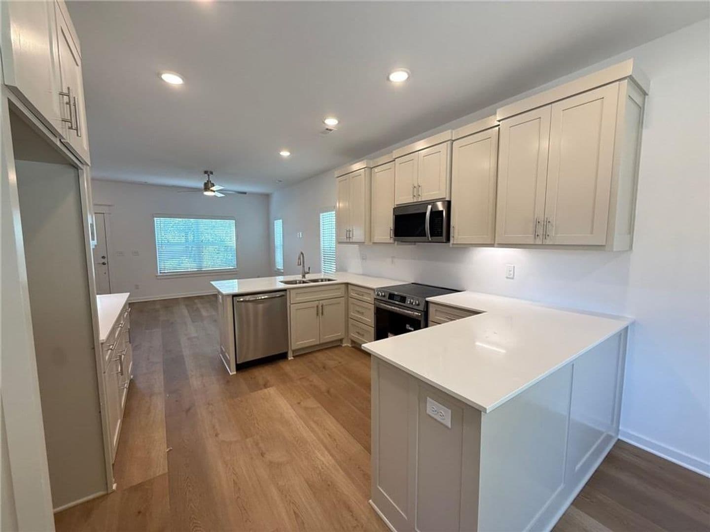Fayetteville Apartment: Fayetteville