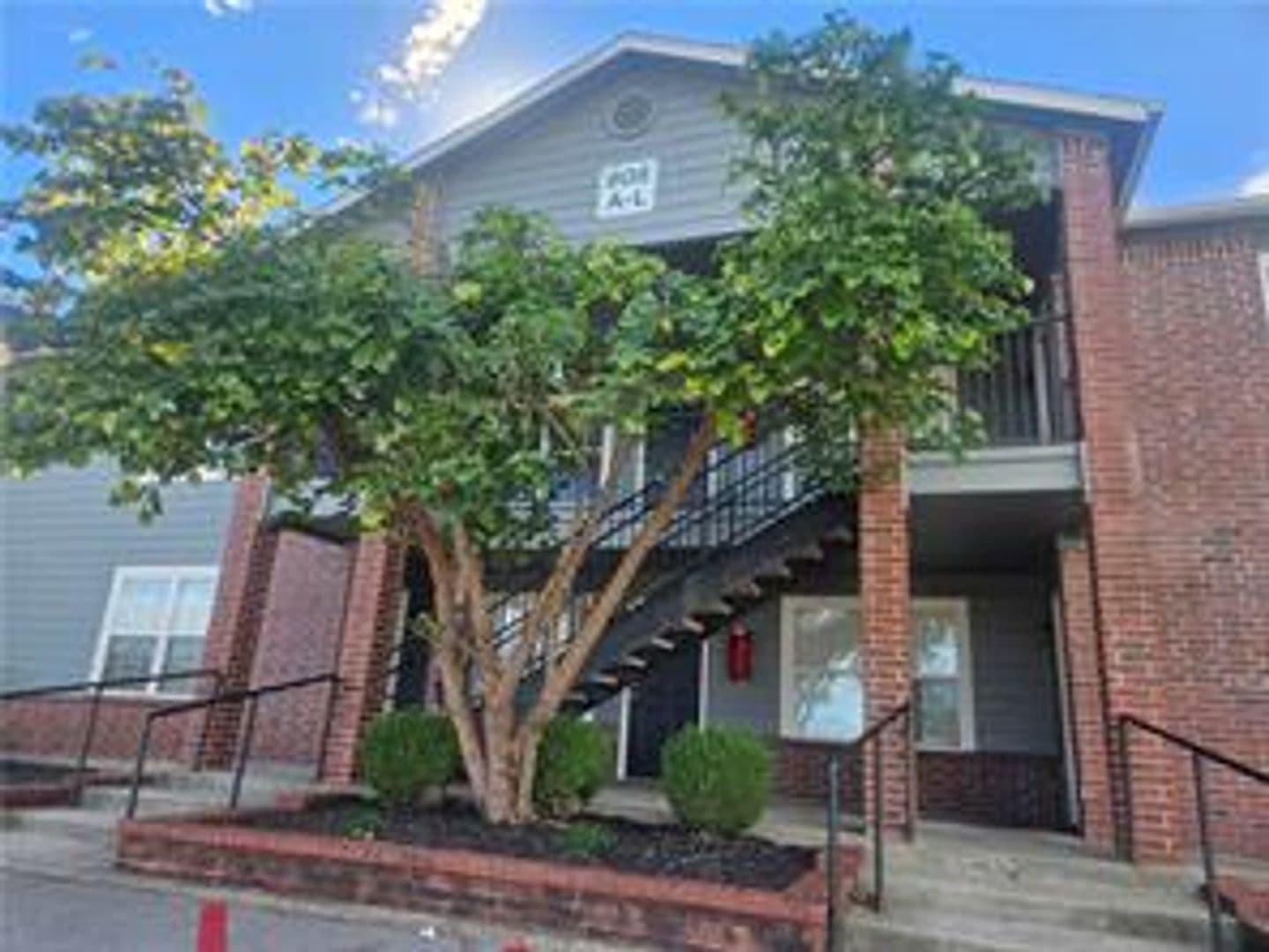 Rogers Apartment: 800 E Post Rd