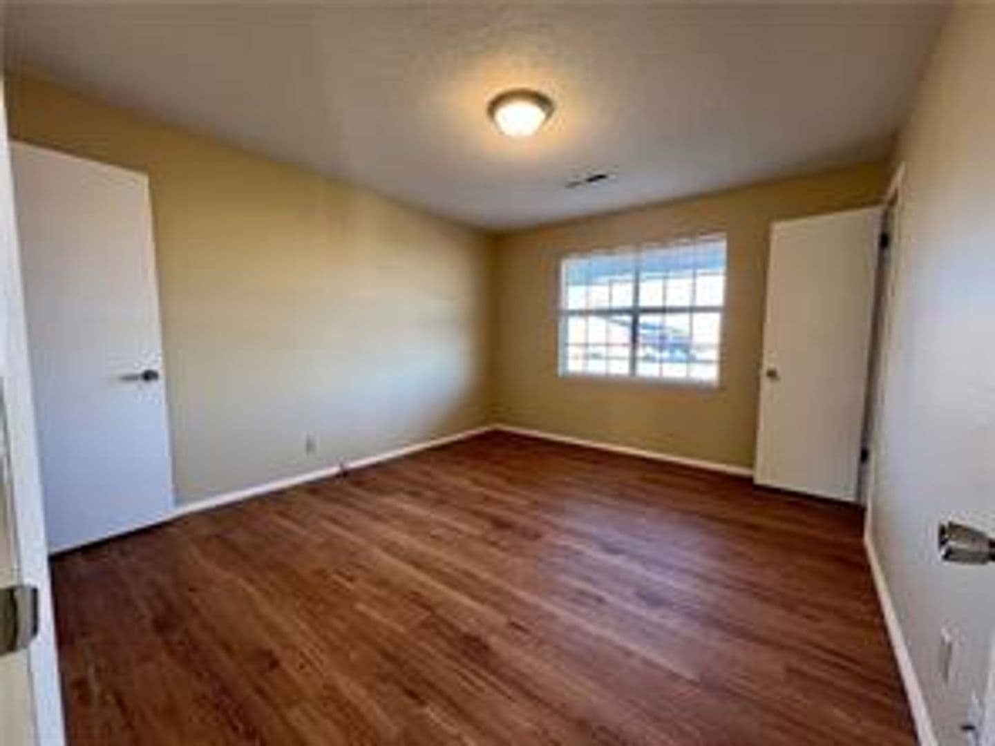 Springdale Apartment: Moore Apartements and Duplexes